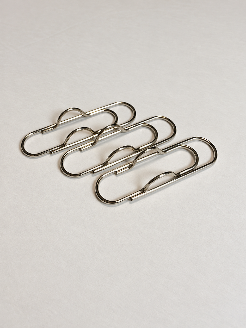 📎 Silver Pen Holder Paper Clips