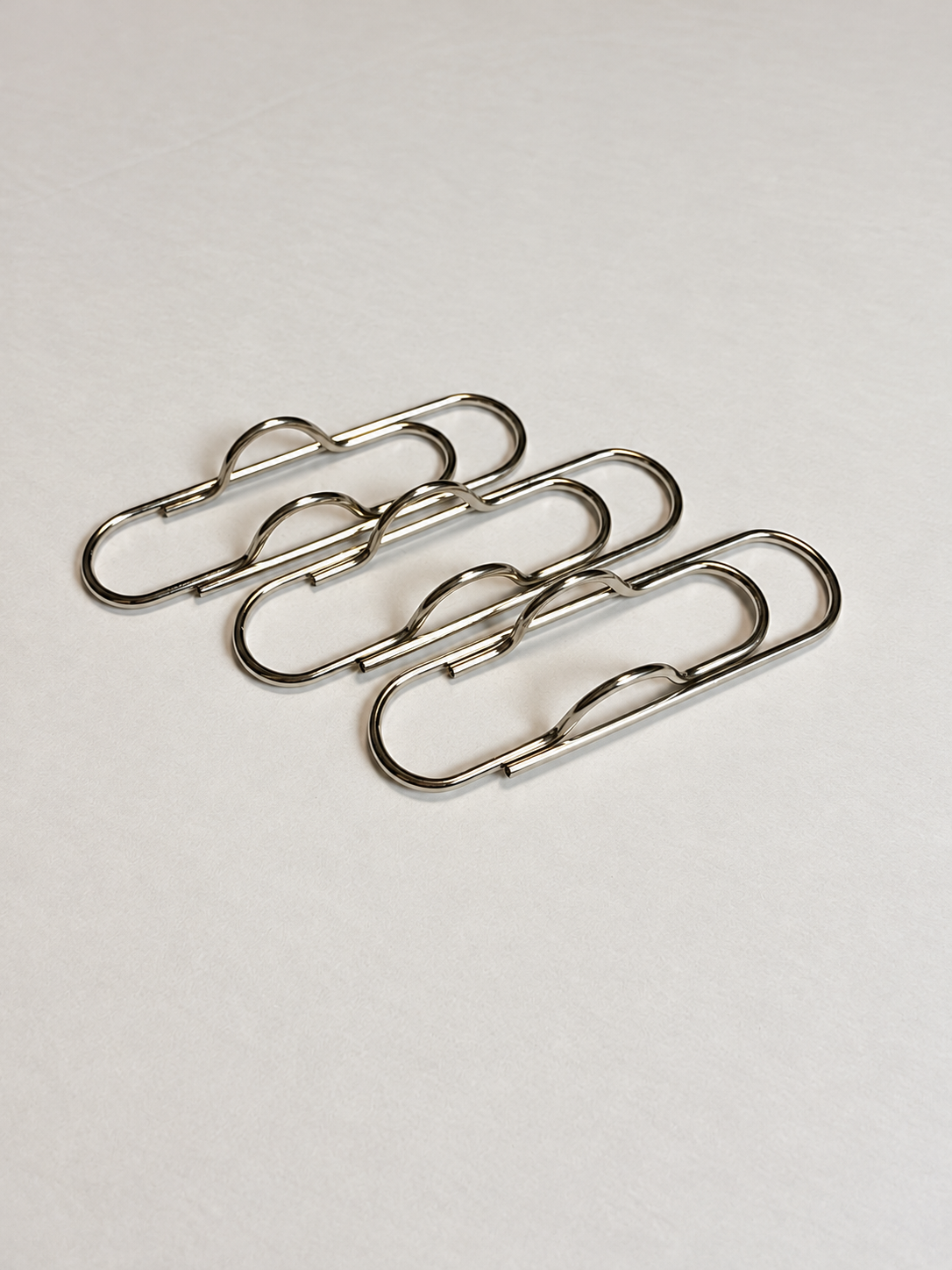 📎 Silver Pen Holder Paper Clips