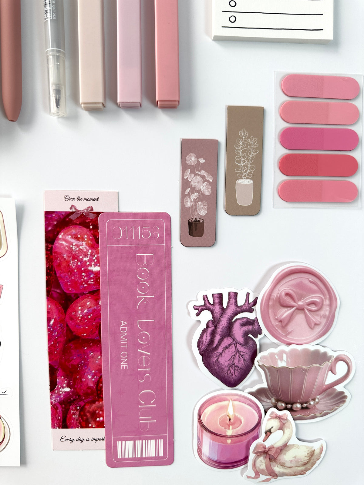 Bloom – Aesthetic Stationery Gift Study Set 
🌸