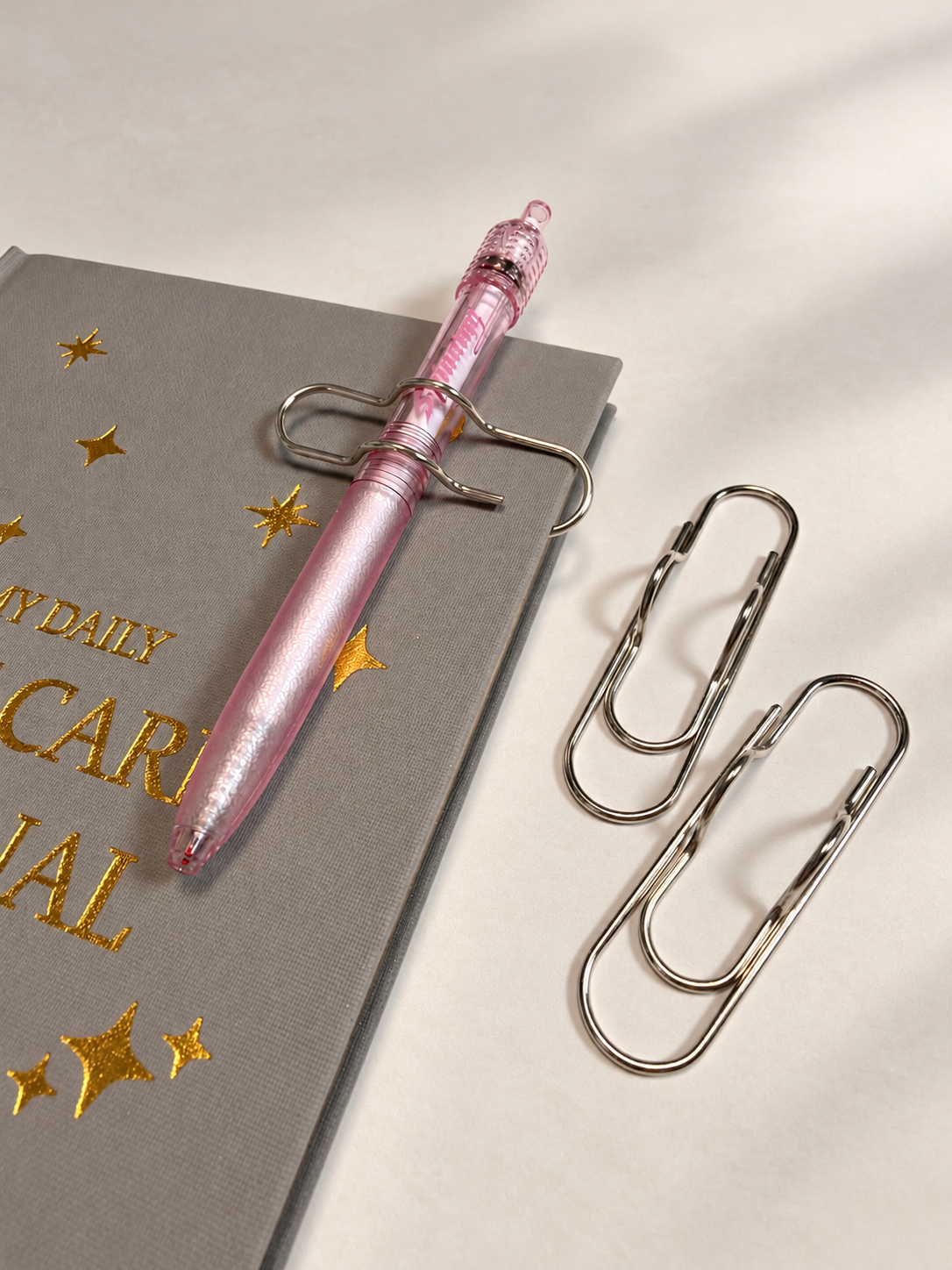 📎 Silver Pen Holder Paper Clips